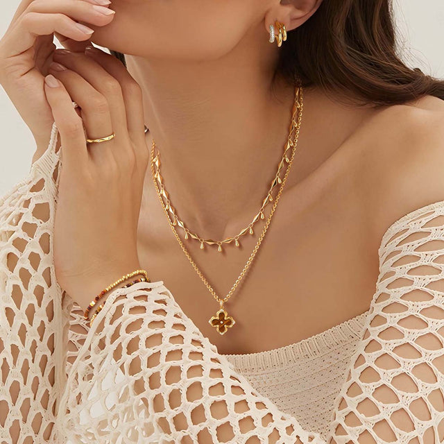 Clover Flower Pendant Necklace