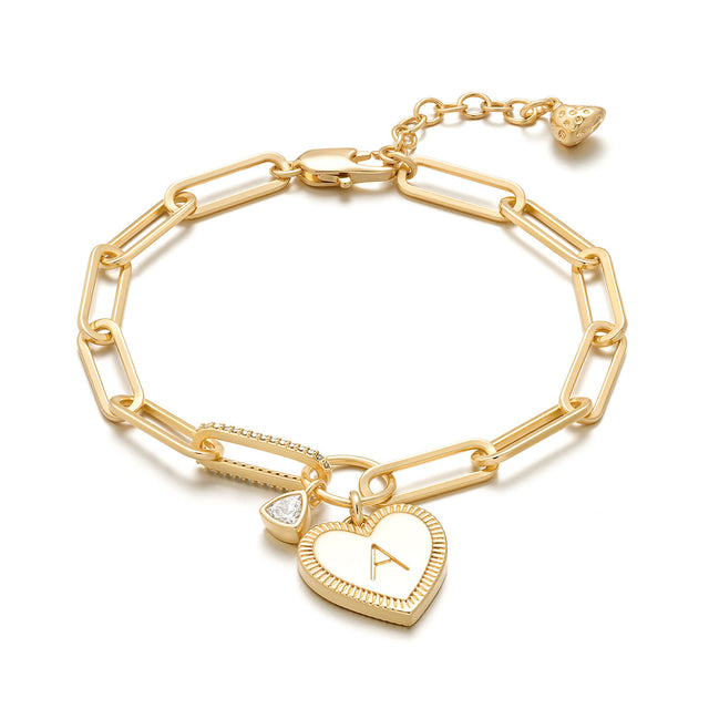 Initial heart bracelet in gold for women by Fettero®, personalized everyday wear jewelry and meaningful gift