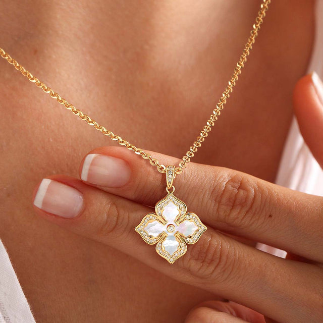 4 Leaf Clover Flower Necklace